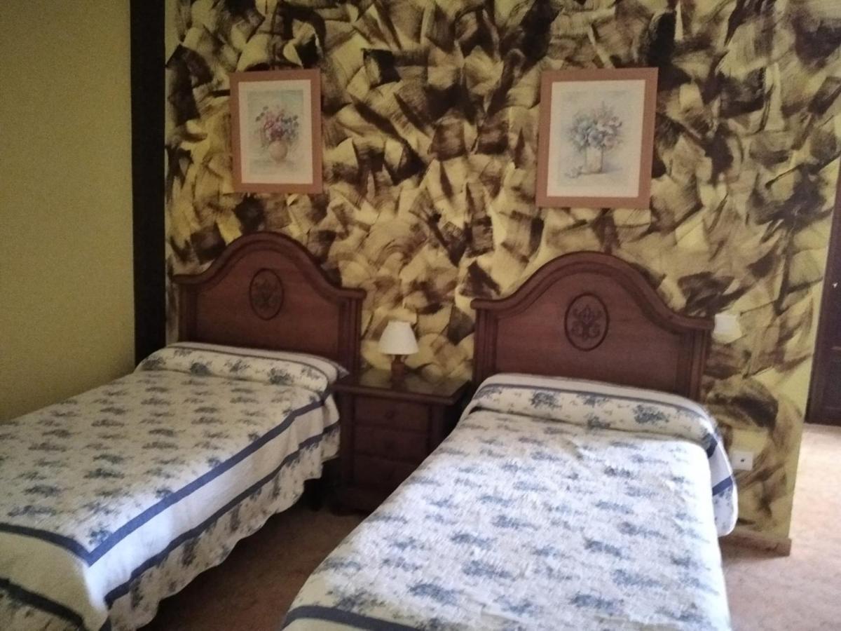 Pension Vega De Pas Comillas Exteriör bild