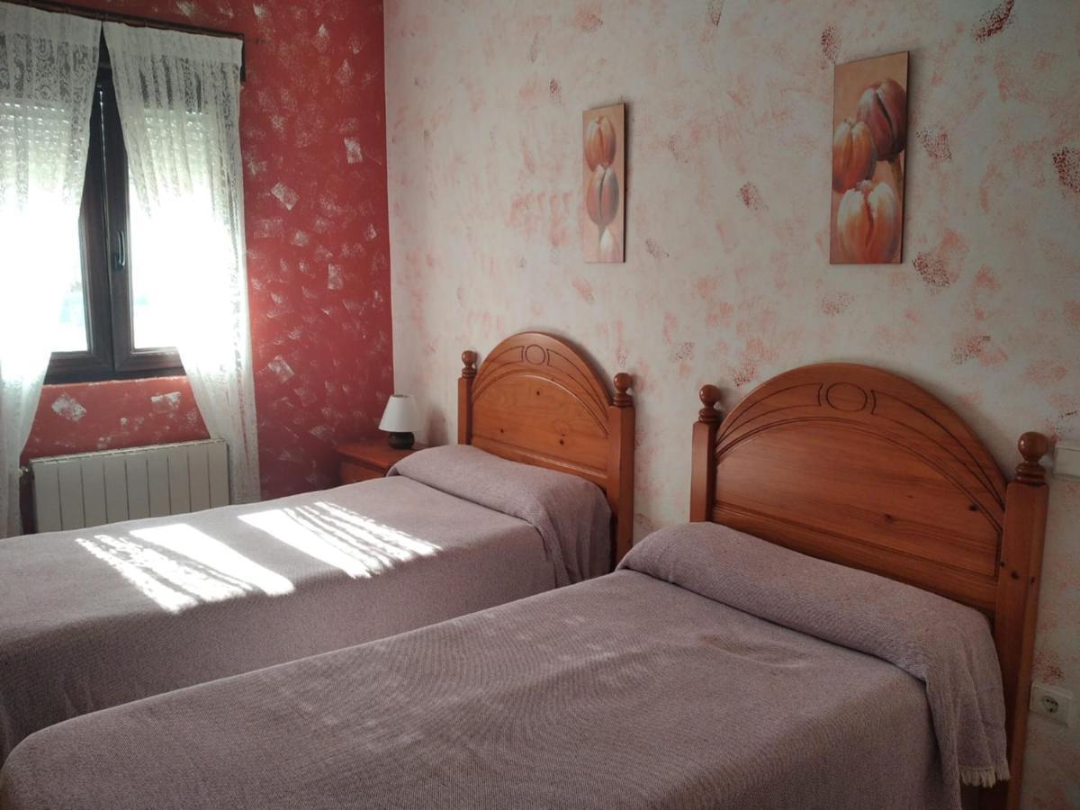 Pension Vega De Pas Comillas Exteriör bild